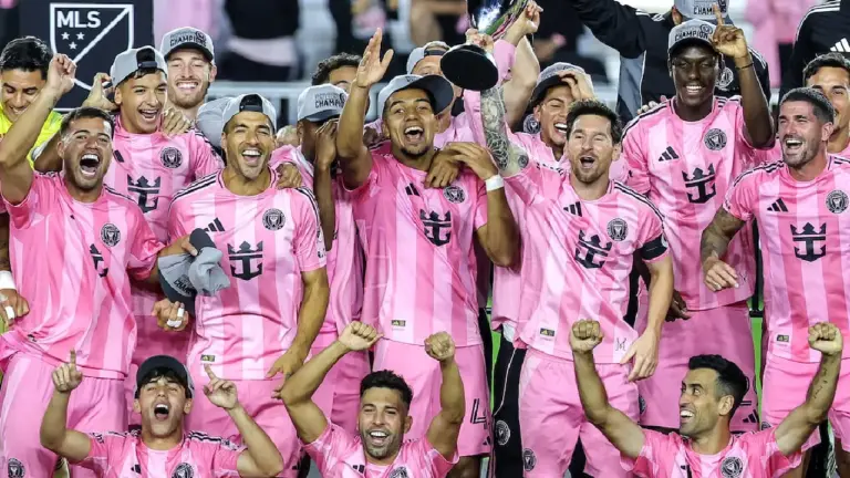 ঘরের মাঠ চেজ স্টেডিয়ামে শুরু থেকেই ম্যাচের লাগাম হাতে নেয় ইন্টার মায়ামি।