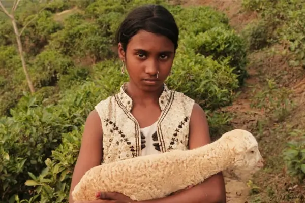 ‘নিশি’র গল্পের কেন্দ্রে রয়েছে চা-শ্রমিক পরিবারের এক নাবালিকা মেয়ের জীবনসংগ্রাম।