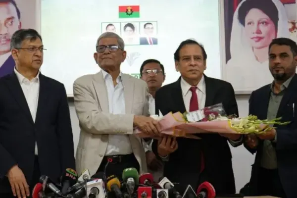 আনুষ্ঠানিকভাবে বিএনপিতে যোগ দিলেন ড. রেজা কিবরিয়া।