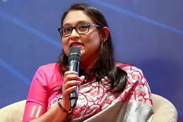সায়মা ওয়াজেদকে অনির্দিষ্টকালের ছুটি থেকে ফিরিয়ে এনে পুনর্বহালের উদ্যোগ জোরালো হচ্ছে।