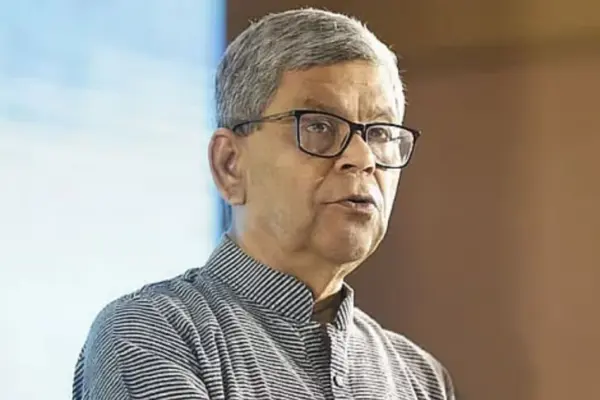 সাংবাদিক শওকত মাহমুদকে রবিবার আটক করেছে ঢাকা মহানগর গোয়েন্দা পুলিশ (ডিবি)।