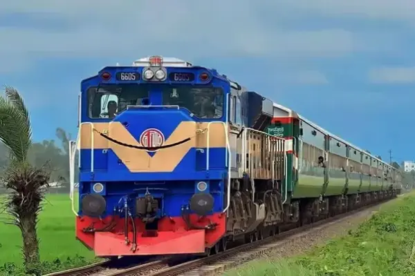 বাংলাদেশ রেলওয়ে পূর্বাঞ্চলে যাত্রীবাহী সব ট্রেনে ভাড়া বাড়ানোর সিদ্ধান্ত নিয়েছে।
