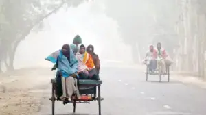 মৌসুমের প্রথম মৃদু শৈত্যপ্রবাহ ‘পরশ’ আসছে বলে জানিয়েছে বাংলাদেশ ওয়েদার অবজারভেশন টিম (বিডব্লিউওটি)।