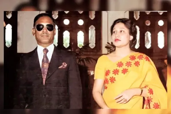 ছবিটি ১৯৭০-এর কোনো এক সময়, মেজর জিয়া তখন সামরিক ক্যারিয়ারের স্বর্ণযুগে আর খালেদা জিয়া তাঁর অনুপ্রেরণা।