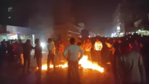 চাঁপাইনবাবগঞ্জে পুলিশ বক্স ও ফাঁড়িতে হামলা, ভাঙচুর, লুটপাট ও অগ্নিসংযোগের ঘটনা ঘটেছে।