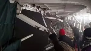 বৃহস্পতিবার দিবাগত রাত ১টা থেকে ২টার মধ্যে এই দুর্ঘটনা ঘটে।