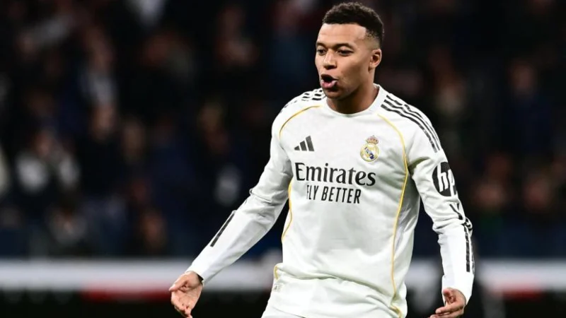 জন্মদিনের রাতটা রঙিন করে রাখলেন কিলিয়ান এমবাপ্পে।