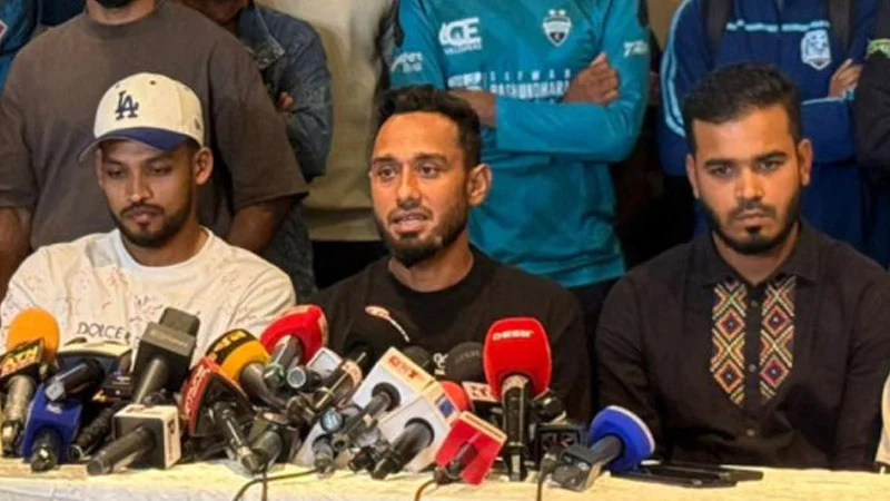 ৪৮ ঘণ্টার মধ্যে বিসিবি পরিচালক নাজমুল ইসলামের পদত্যাগের গ্যারান্টি না পেলে মাঠে ফিরবেন না ক্রিকেটাররা।