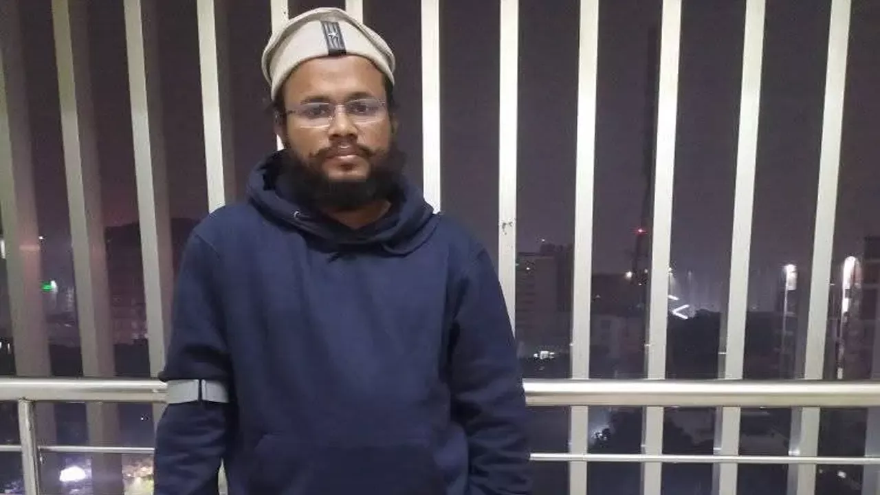 যশোরে জুলাই যোদ্ধা এনাম সিদ্দিকিকে ছুরিকাঘাত করেছে দুর্বৃত্তরা।