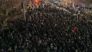 ইরানে চলছে ব্যাপক বিক্ষোভ।