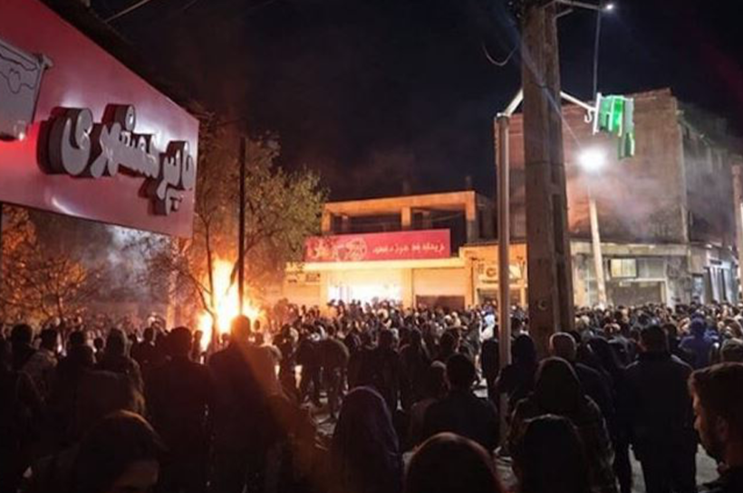 ইরানের নিহতের সংখ্যা বেড়ে দাঁড়িয়েছে ৬২ জনে।