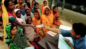 সরকার যেভাবে ক্ষুদ্রঋণ ব্যাংক করার উদ্যোগ নিয়েছে, তাতে এ খাতের বিদ্যমান সমস্যার সমাধান তো হবেই না, বরং খাতটির জন্য নতুন করে সংকট তৈরি হবে।