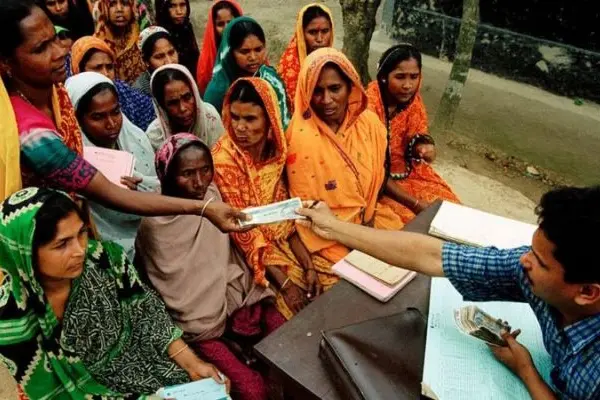 সরকার যেভাবে ক্ষুদ্রঋণ ব্যাংক করার উদ্যোগ নিয়েছে, তাতে এ খাতের বিদ্যমান সমস্যার সমাধান তো হবেই না, বরং খাতটির জন্য নতুন করে সংকট তৈরি হবে।