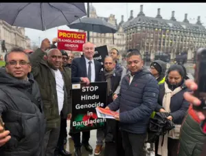 লন্ডনের পার্লামেন্ট স্কয়ারে অনুষ্ঠিত বিক্ষোভ।