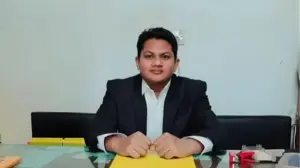 নাঈম কিবরিয়া নামের এক আইনজীবীকে পিটিয়ে হত্যা করা হয়েছে।