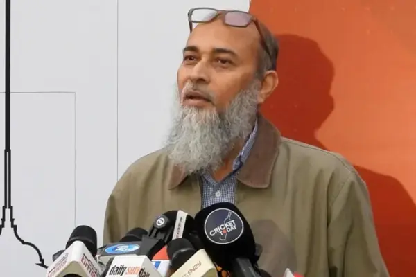 এম নাজমুল ইসলাম।