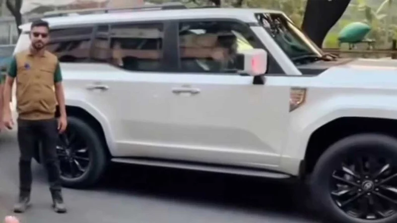 তারেক রহমানের গাড়ি।