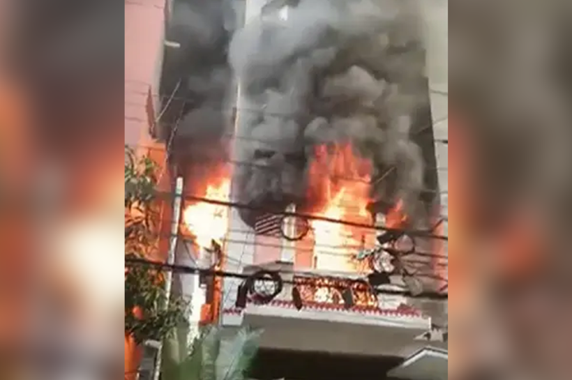 ঢাকার উত্তরার ১১নং সেক্টরের একটি বহুতল ভবনে অগ্নিকাণ্ডে নিহত হয়েছেন অন্তত ৬ জন।