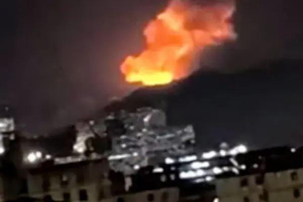 ভেনেজুয়েলার বিভিন্ন স্থানে মুহুর্মুহু হামলার খবর পাওয়া গেছে।