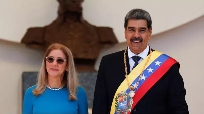 ভেনেজুয়েলার প্রেসিডেন্ট নিকোলাস মাদুরো ও তার স্ত্রীকে আটক করা হয়েছে বলে দাবি করেছেন ডোনাল্ড ট্রাম্প।