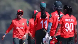 বাংলাদেশ নারী ক্রিকেট দলের সদস্যরা।