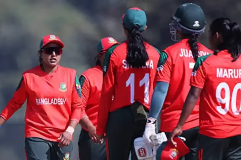 বাংলাদেশ নারী ক্রিকেট দলের সদস্যরা।