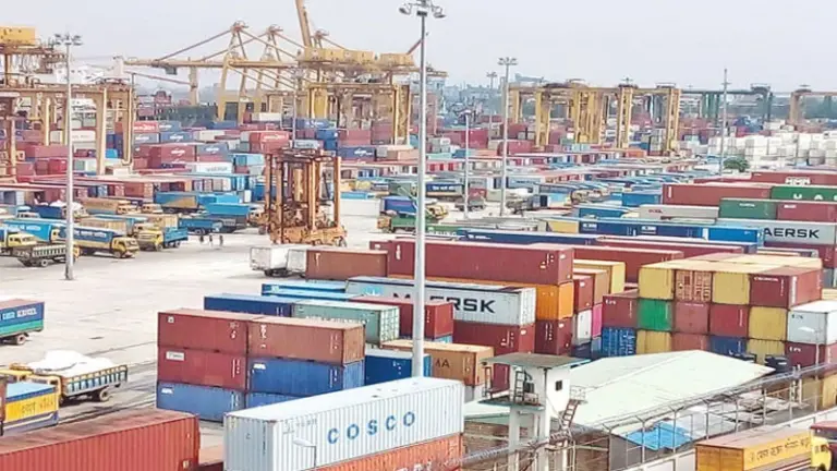 চট্টগ্রাম বন্দর।