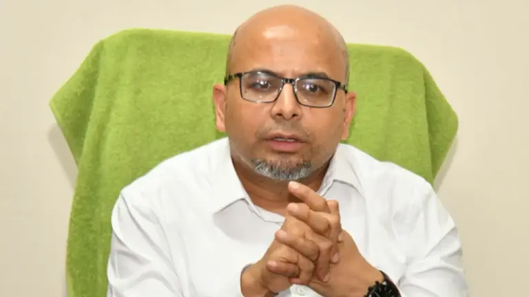 ফয়েজ আহমদ তৈয়্যব।