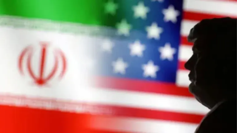 ইরান ও যুক্তরাষ্ট্রের পতাকা এবং ডোনাল্ড ট্রাম্প।