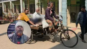 সংঘর্ষে আহতদের ভ্যানগাড়িতে নেওয়া হচ্ছে হাসপাতালে (ইনসেটে আহতদের একজন)।