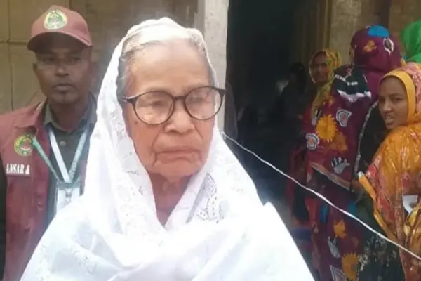 বৃদ্ধা নুরজাহান বেগম।