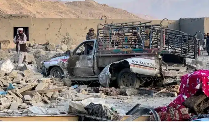 আফগানিস্তানে পাকিস্তানের বিমান হামলায় ক্ষতিগ্রস্ত এলাকা।