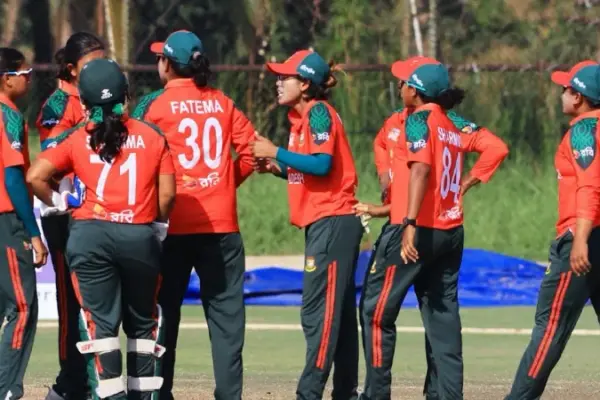 বাংলাদেশ নারী ক্রিকেট দলের খেলোয়াড়রা।