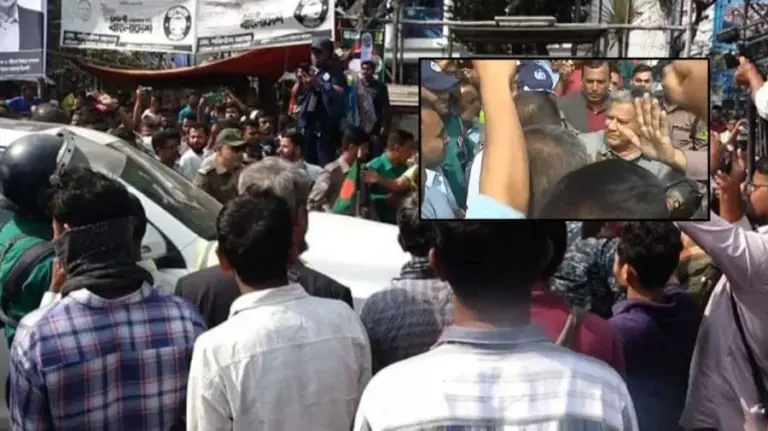 আন্দোলনকারীদের সঙ্গে কথা বলছেন নৌপরিবহন উপদেষ্টা সাখাওয়াত হোসেন।