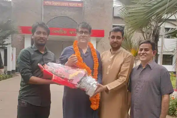 মুক্তি পেয়েছেন সাংবাদিক আনিস আলমগীর।