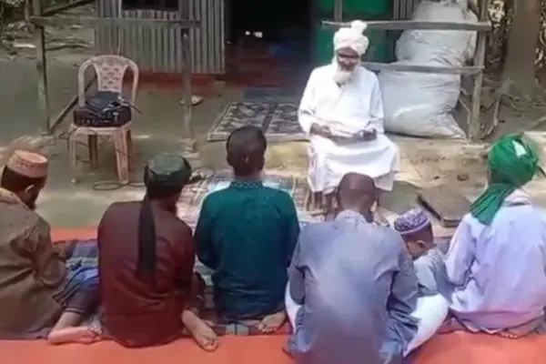 চাঁদপুরে ৭ জনের ঈদ জামাত।