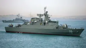 ইরানি যুদ্ধজাহাজ।