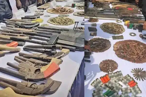 জঙ্গল সলিমপুরে যৌথ বাহিনীর অভিযানে উদ্ধার করা বিপুল পরিমাণ অস্ত্র।