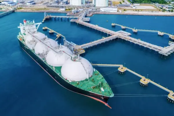 তরলীকৃত প্রাকৃতিক গ্যাস বা এলএনজি।