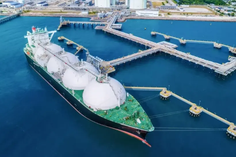 তরলীকৃত প্রাকৃতিক গ্যাস বা এলএনজি।