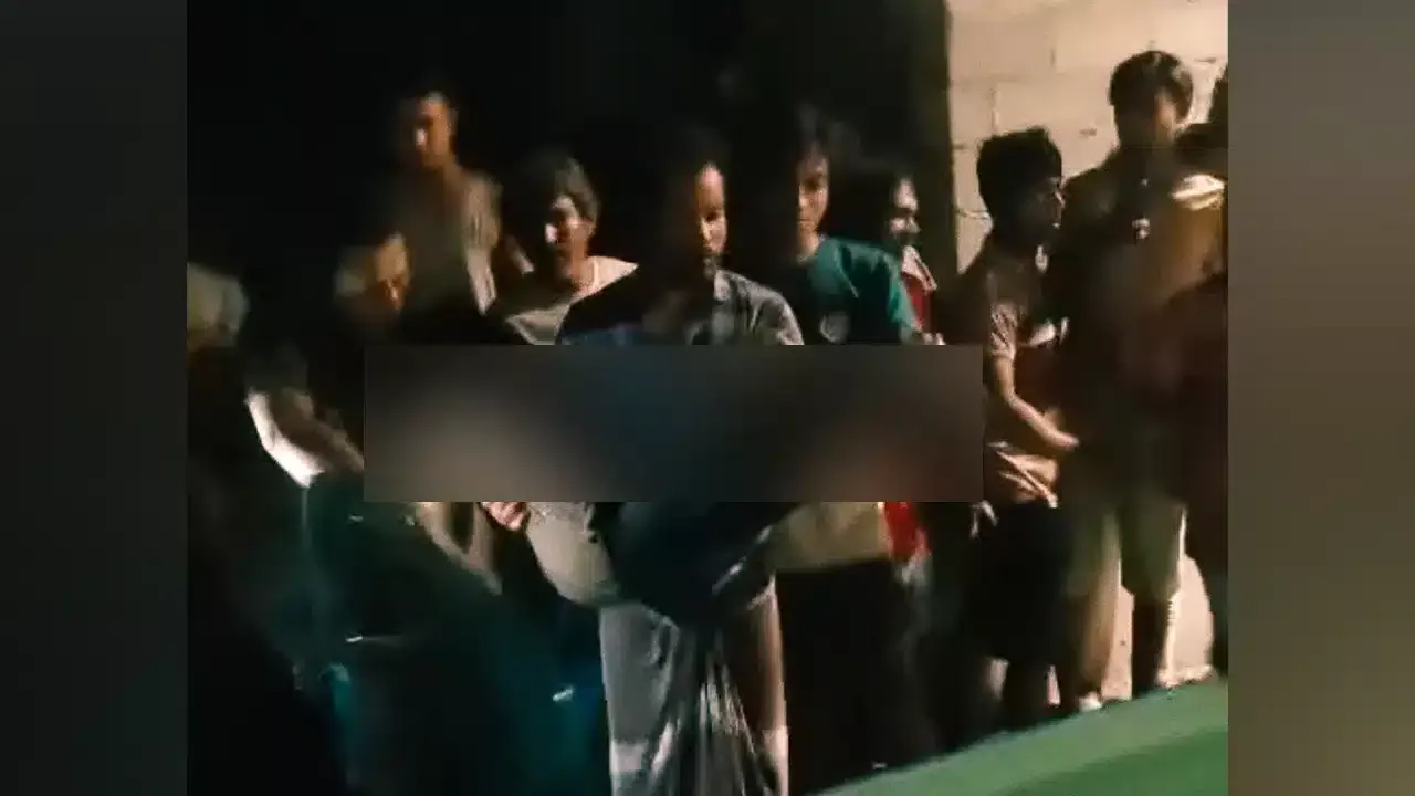 আহতদের উদ্ধার করে হাসপাতালে নেওয়া হয়।