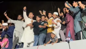 হযরত শাহজালাল (রহ.) মাজার প্রাঙ্গণে তারাবির নামাজ চলাকালে স্লোগান দেন এনসিপির নেতা-কর্মীরা।