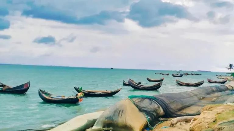 টেকনাফের নাফ নদ।