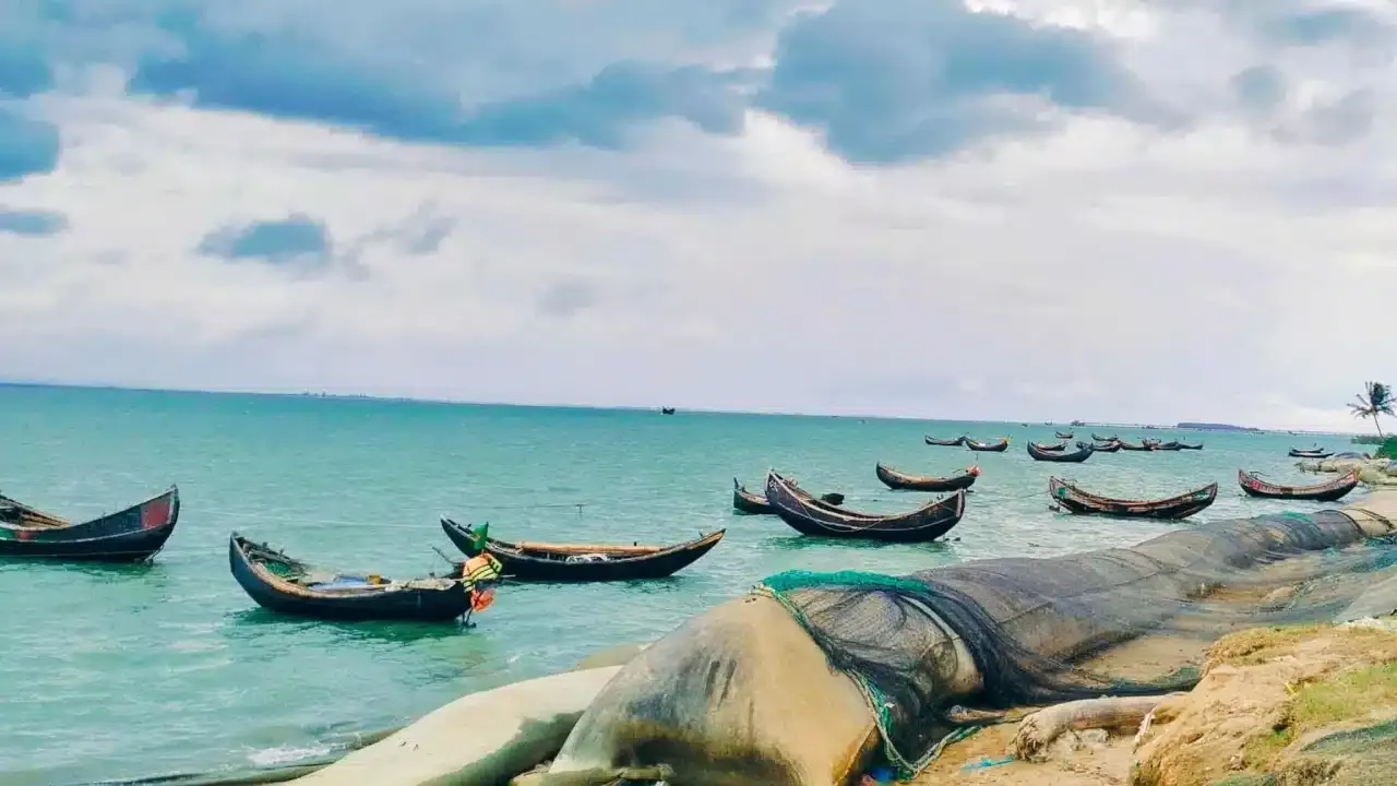 টেকনাফের নাফ নদ।