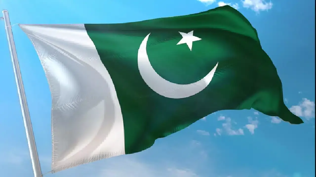 পাকিস্তানের পতাকা।