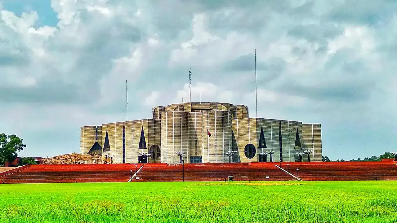 জাতীয় সংসদ ভবন।