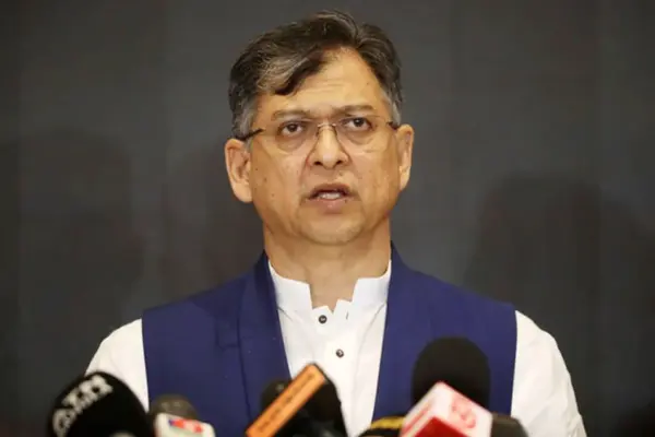 স্বরাষ্ট্রমন্ত্রী সালাহউদ্দিন আহমদ।