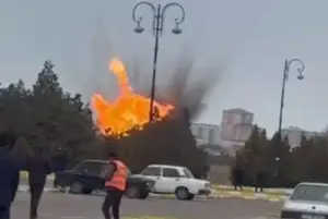 হামলাস্থলে জ্বলছে আগুন।