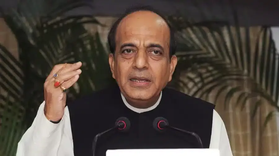 ভারতের সাবেক কেন্দ্রীয় মন্ত্রী দীনেশ ত্রিবেদী।