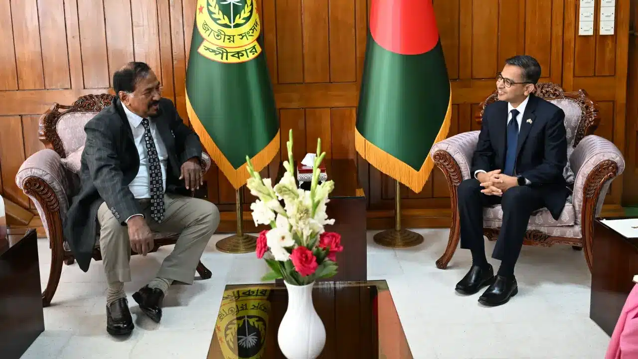 স্পিকারের সঙ্গে সাক্ষাতে হাইকমিশনার প্রণয় ভার্মা।